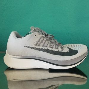 NWOT White Nike Zoom Fly